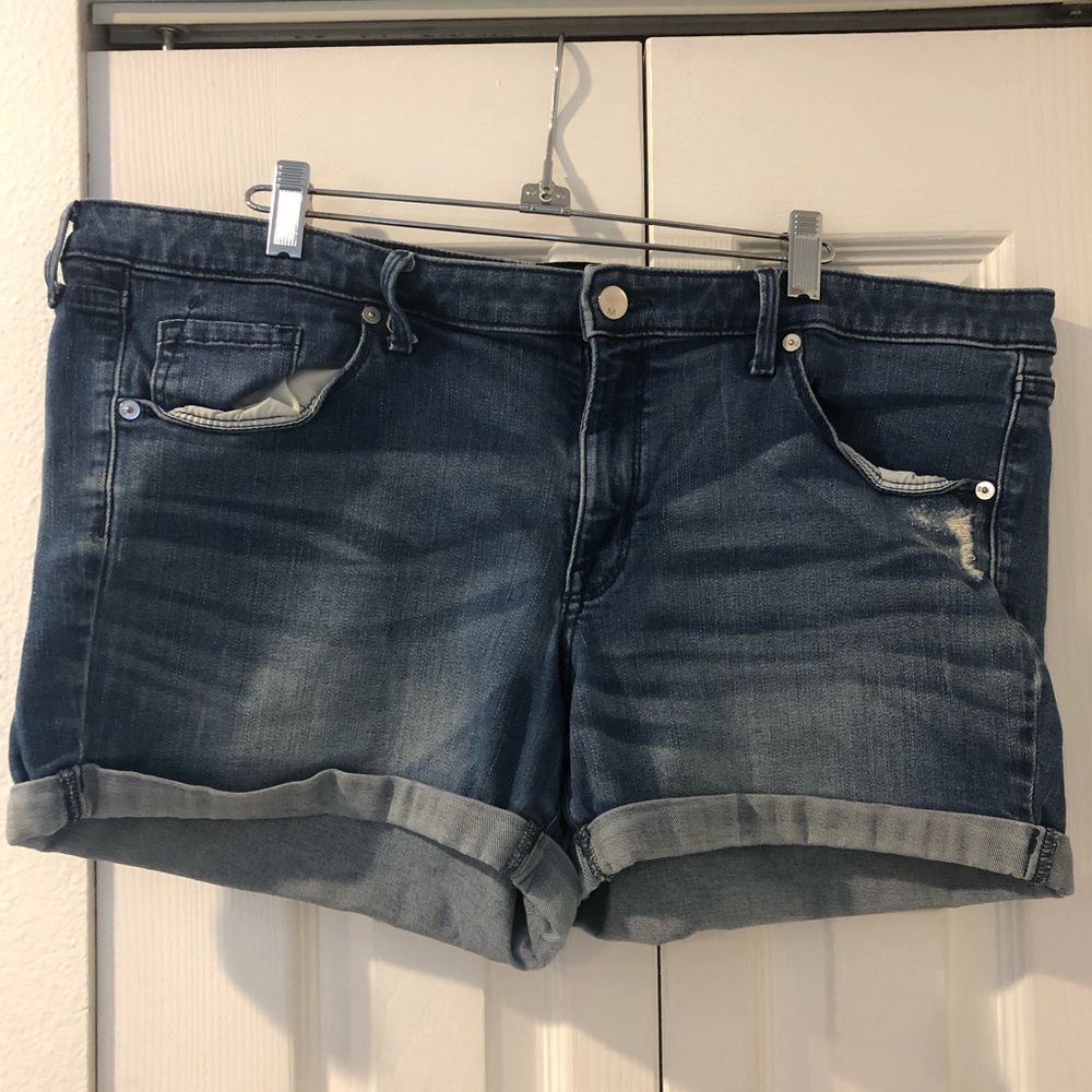 Mossimo mid-rise denim shorts size 16/33